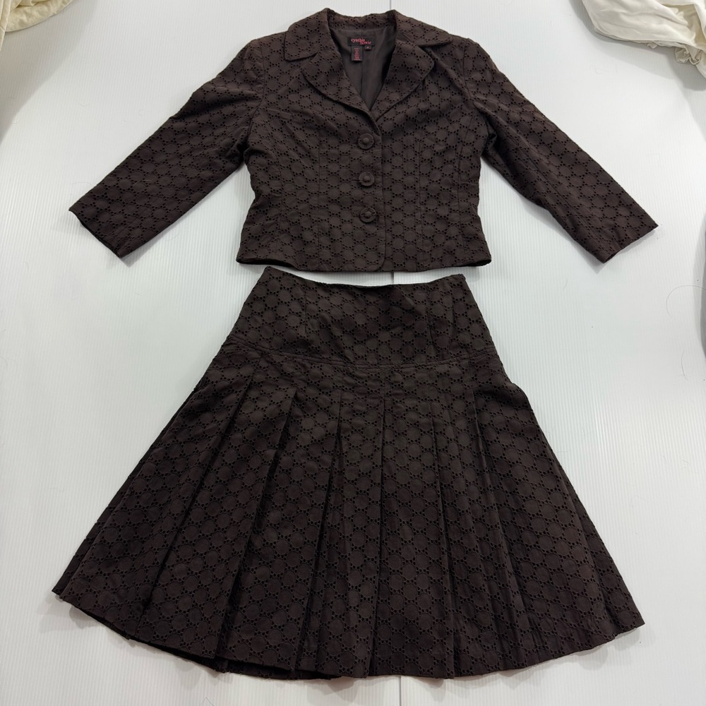 384. Women’s Chic Cynthia Howie 2 piece Brown Women's jacket & skirt (6)